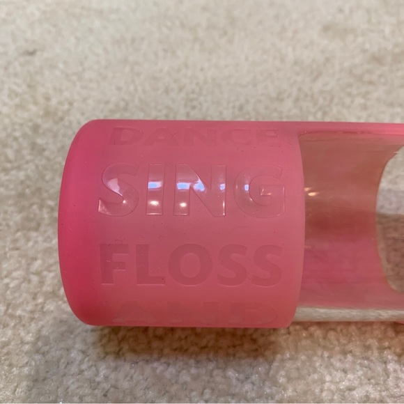 Lululemon Athletica 16 Oz Pink Glass Water Bottle Silicone Sleeve Love Yoga - Picture 12 of 15